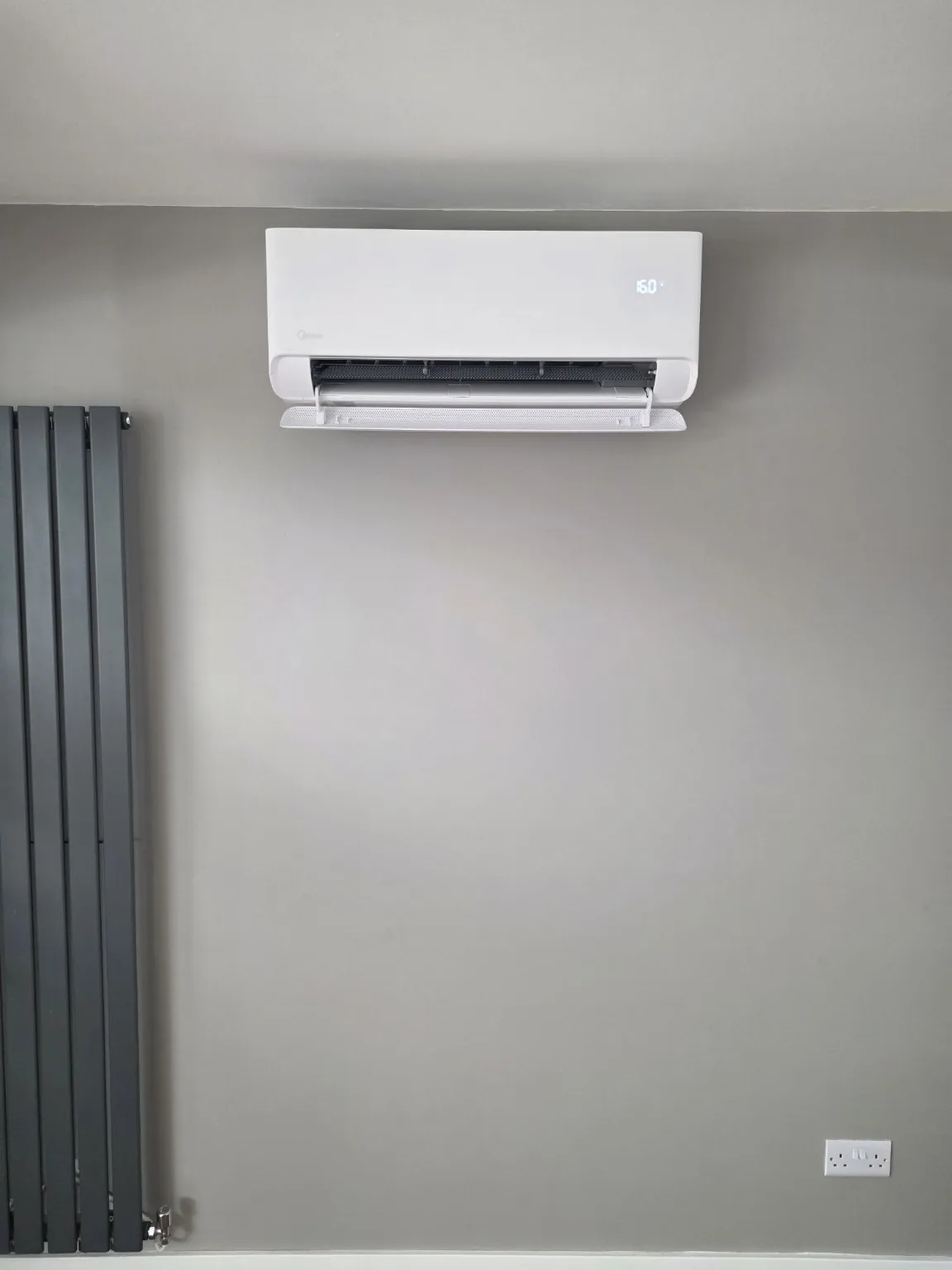 Modern wall mounted air conditioner